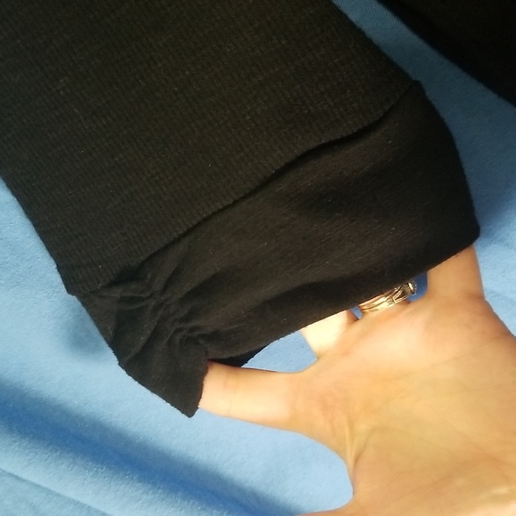 Casual & Comfy Black Top with Scoop Neck - Picture 2 of 4